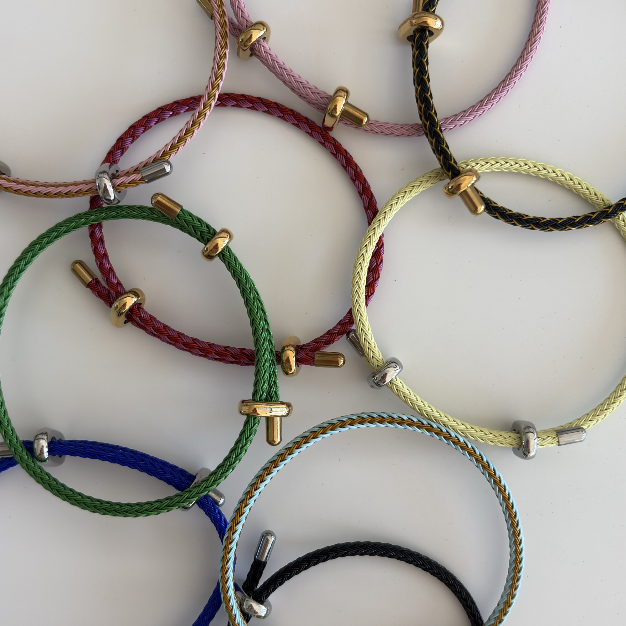 Armband aus Draht