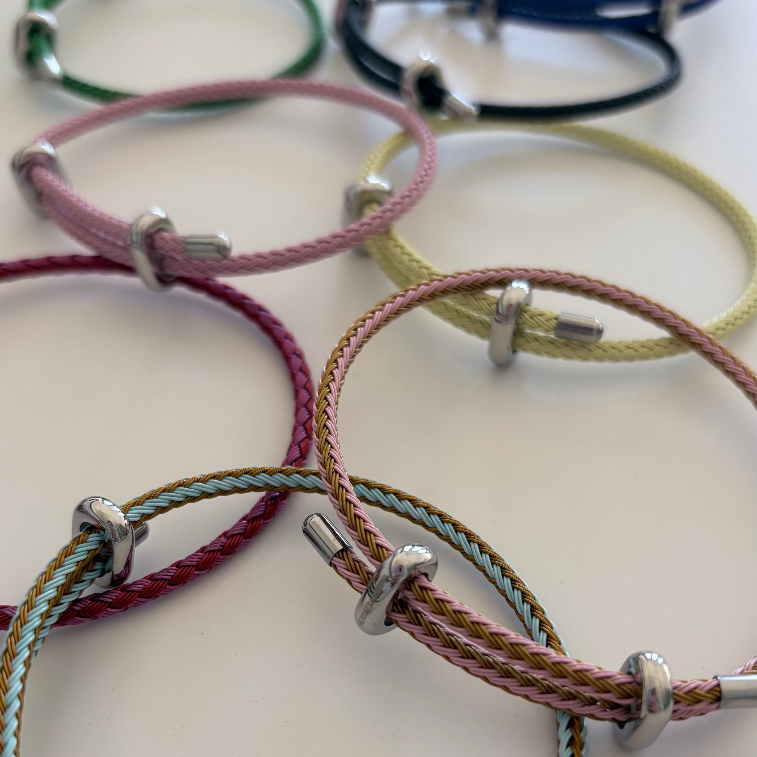 Armband aus Draht