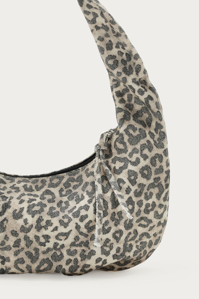 Tasche aus Denim m Leomuster