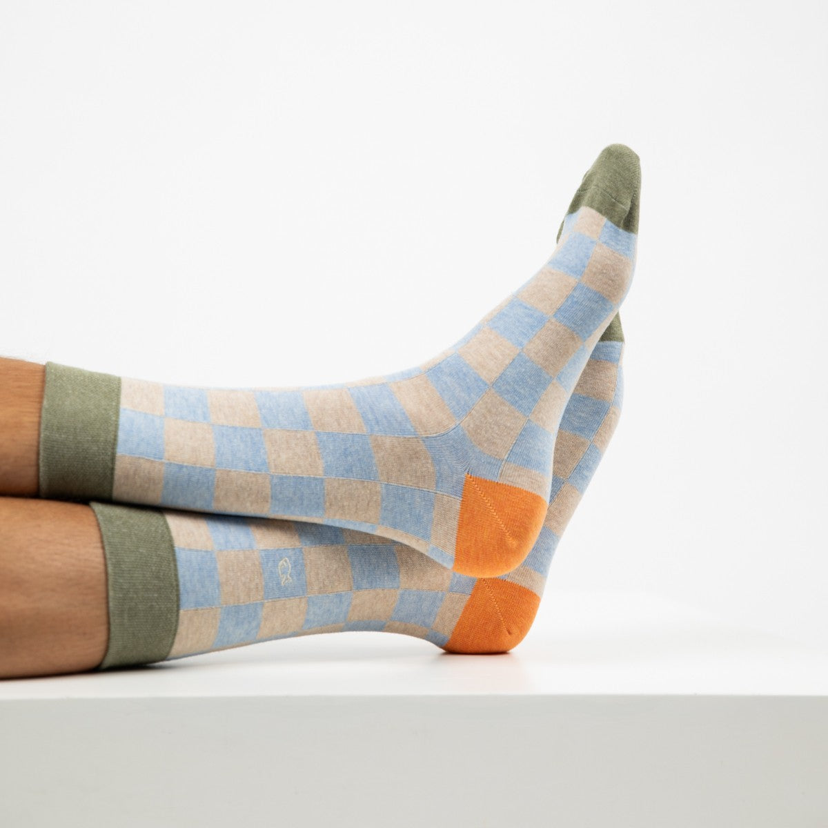 karierte Socken grau/blau - orange