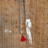 Kette mit rotem Herz