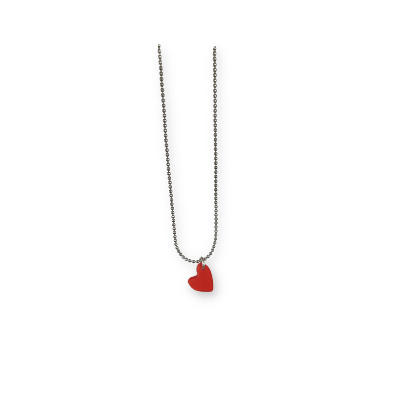 Kette mit rotem Herz