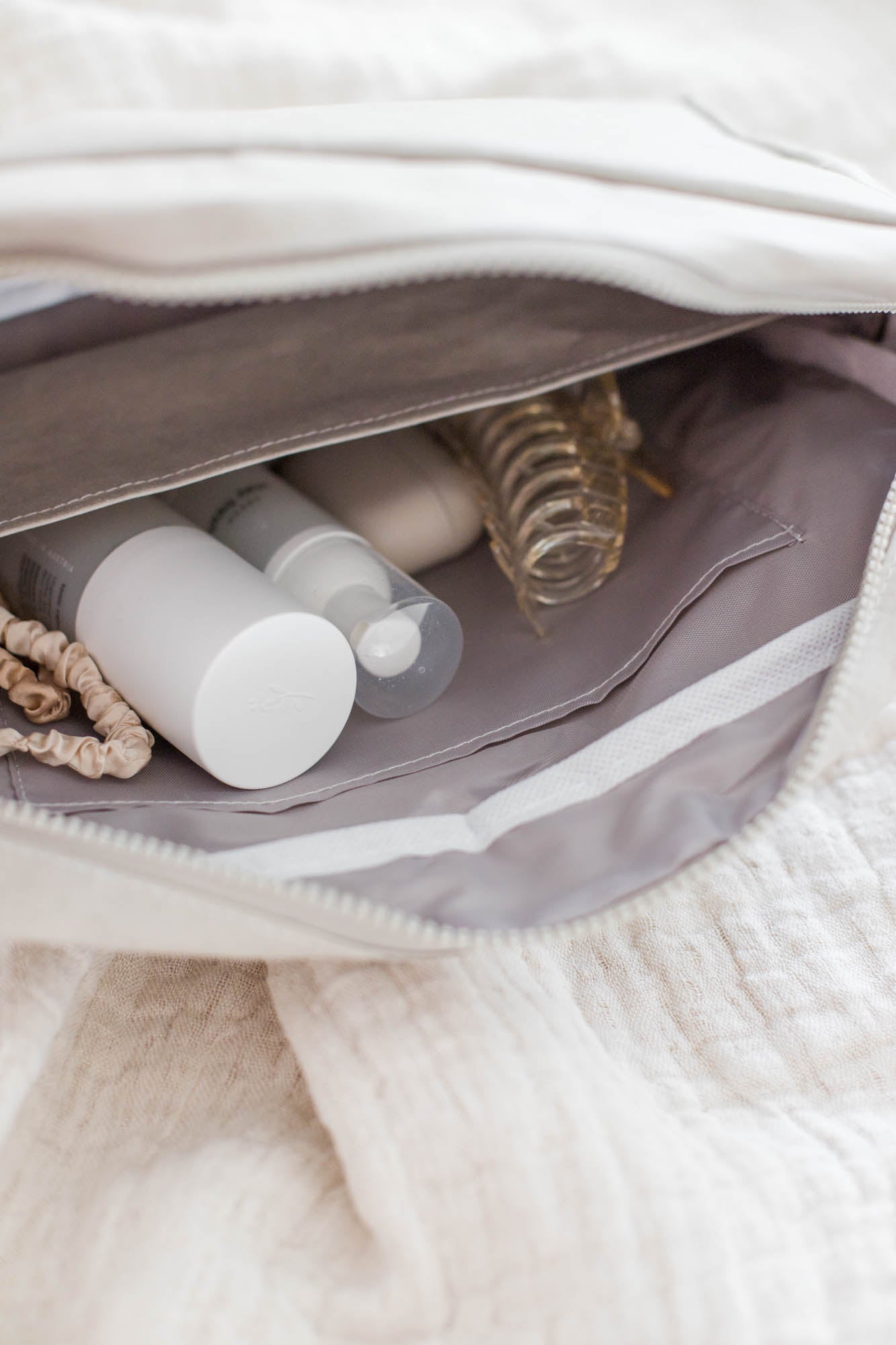 Kosmetiktasche (6781693853754)